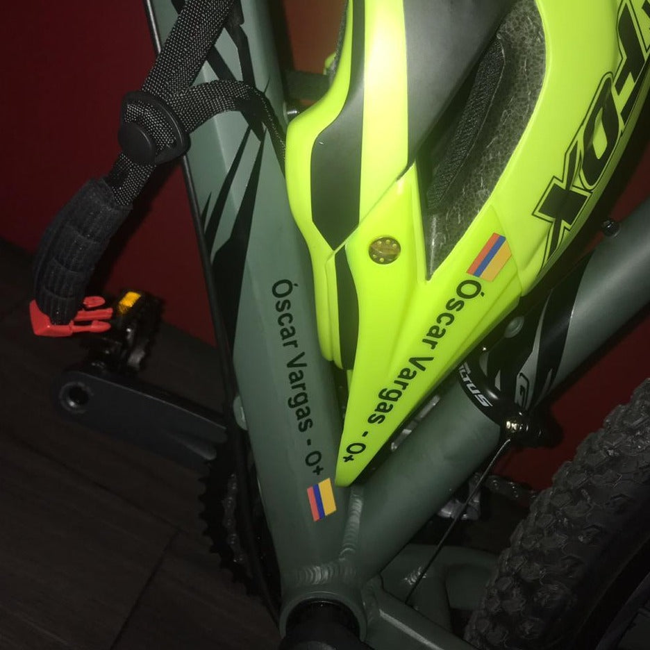 Stickers en vinilo de CORTE. Pack de 2 GRANDES + 2 PEQUEÑOS.