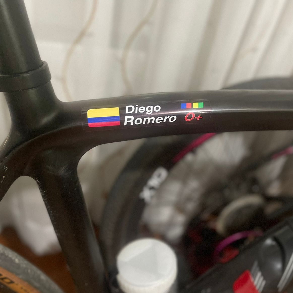 Stickers en Vinilo LAMINADO. Versión PRO2. Pack 4 GRANDES + 4 PEQUEÑOS.