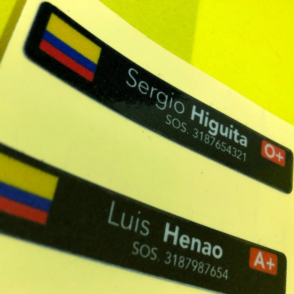 Stickers en Vinilo LAMINADO REFLECTIVO. Diferentes versiones. Pack 8 GRANDES + 8 PEQUEÑOS.