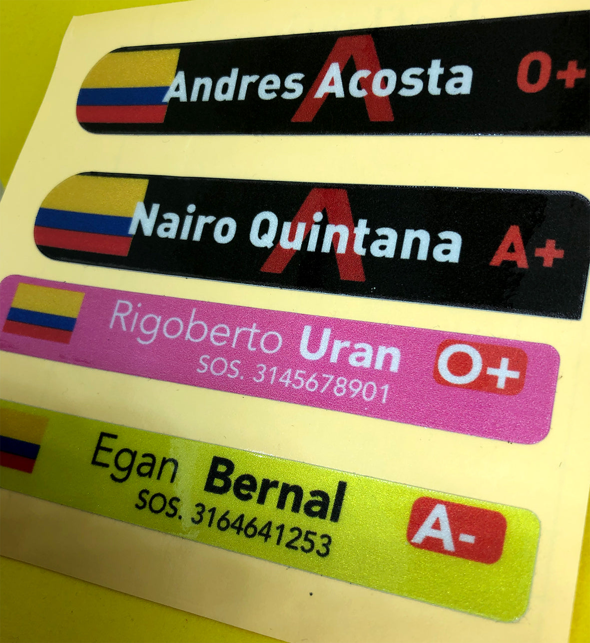 Stickers en Vinilo LAMINADO REFLECTIVO. Diferentes versiones. Pack 8 GRANDES + 8 PEQUEÑOS.