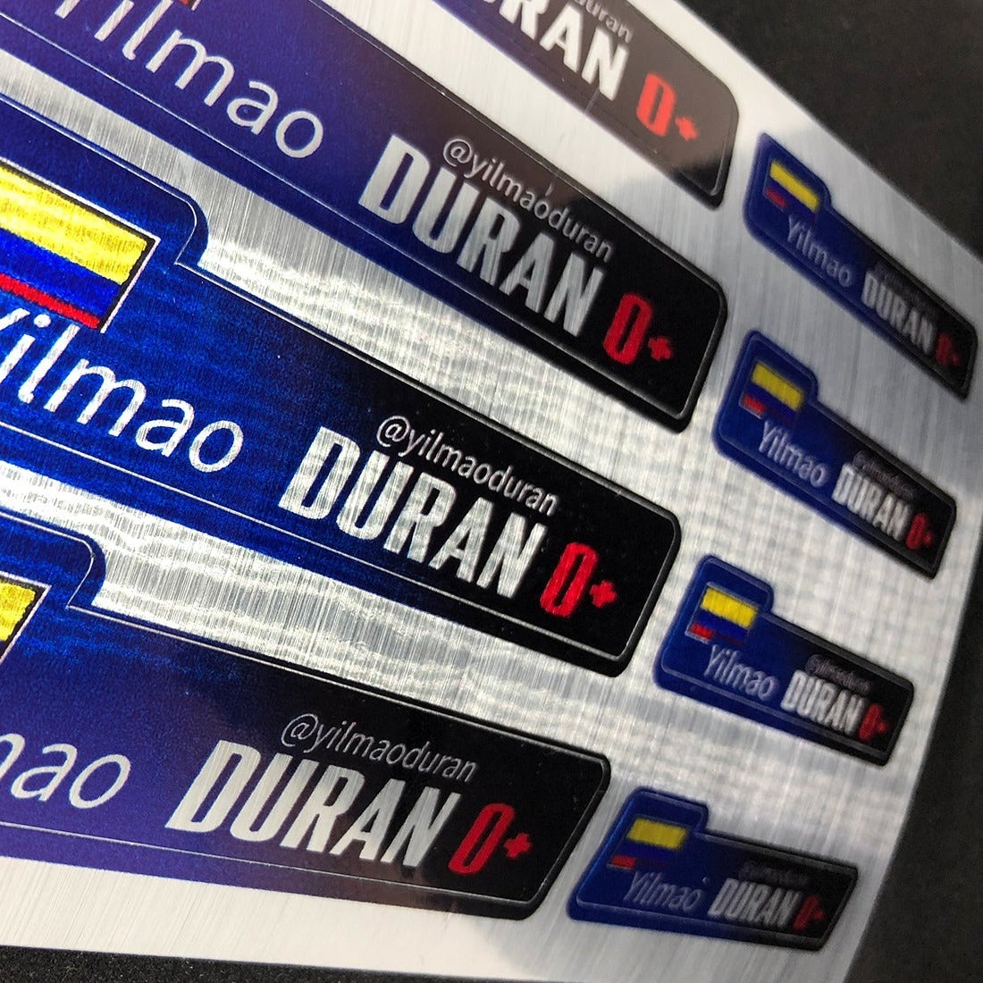 Stickers en Vinilo LAMINADO METALIZADO. Diferentes versiones. Pack 8 GRANDES + 8 PEQUEÑOS.