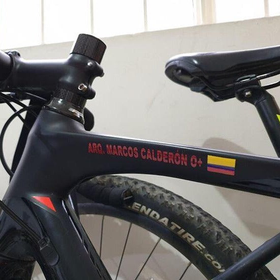 Stickers en vinilo de CORTE. Pack de 2 GRANDES + 2 PEQUEÑOS.